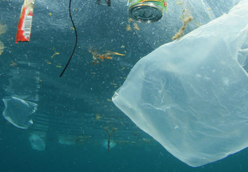 Bara 10 procent av all plast i Sverige återvinns.